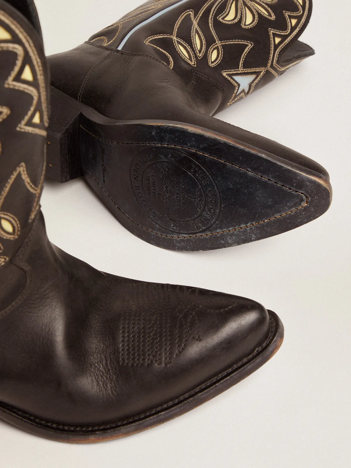 Women's Wish Star low boots in black leather with yellow details